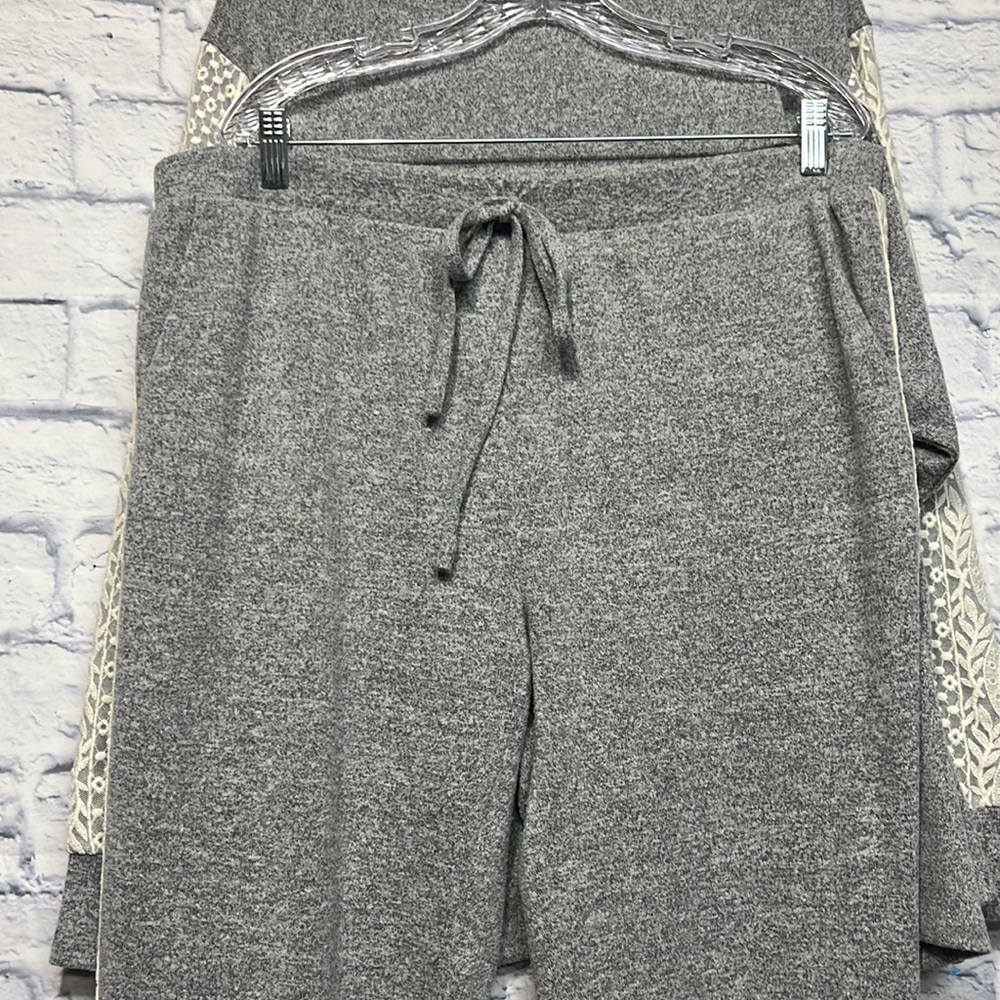 NWOT-Flora Nikrooz Women's Lace Trim Harbor Cozy Pajama Set Charcoal Gray - Picture 10 of 11